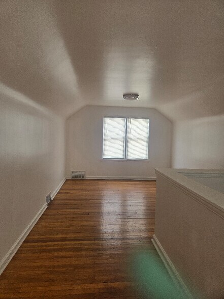 Building Photo - 14274 Kilbourne Ave