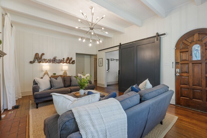 Building Photo - 2018 Sweetbriar Ave