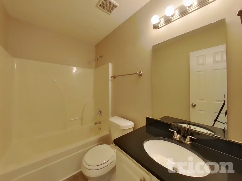 Building Photo - 1787 Mission Oaks St