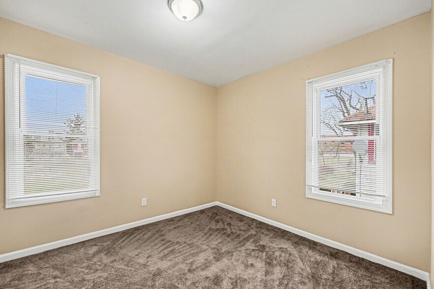 Building Photo - 3226 Carter St