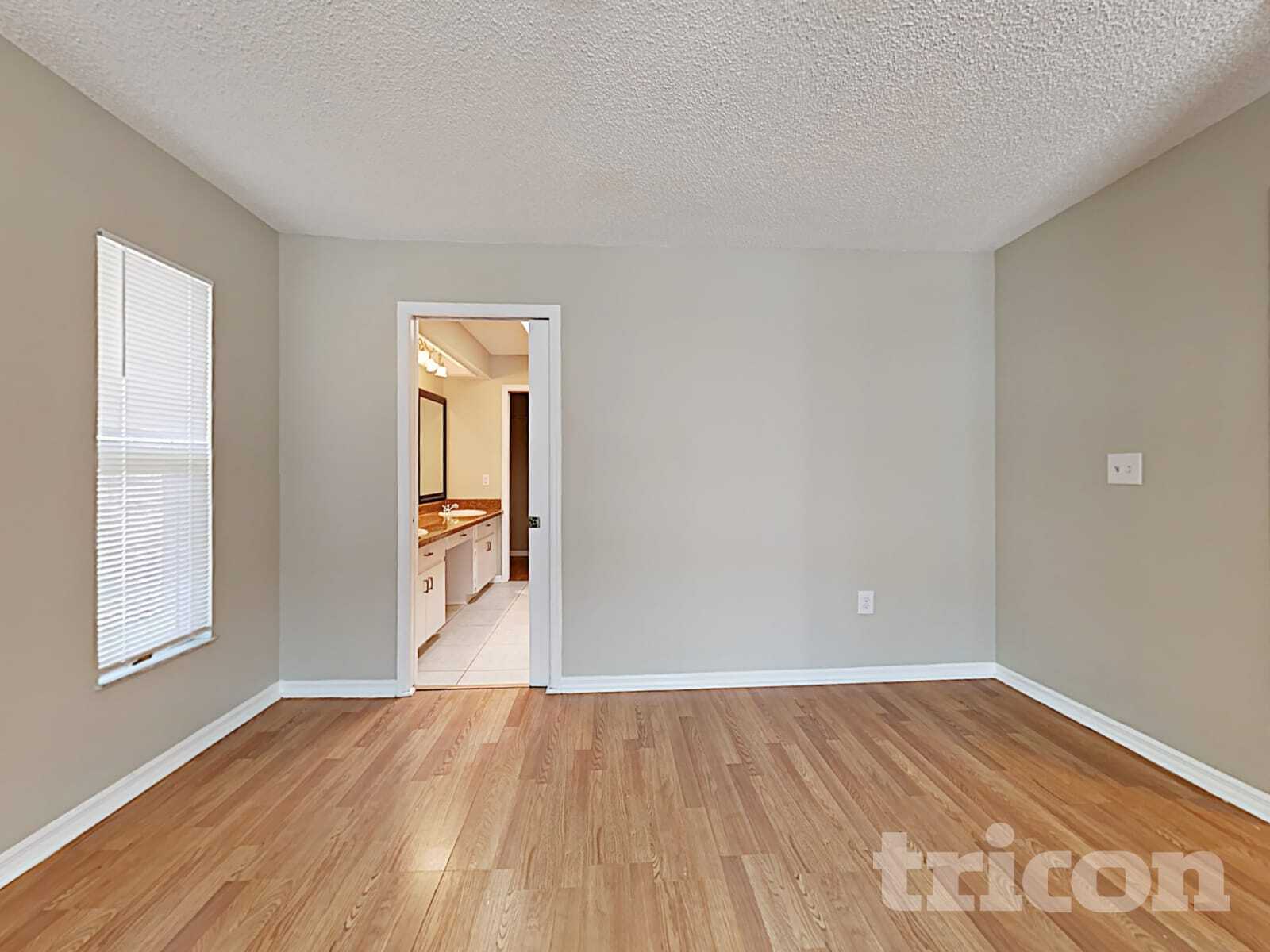 Building Photo - 13415 Twin Lake Ave