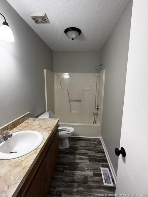 Building Photo - 6885 Kingsgate Dr