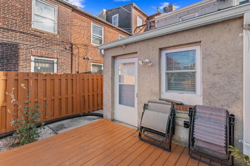 Building Photo - 628 S Paca St