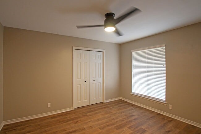 Building Photo - Coming Soon: Stunning 4-bedroom, 2-bath be...