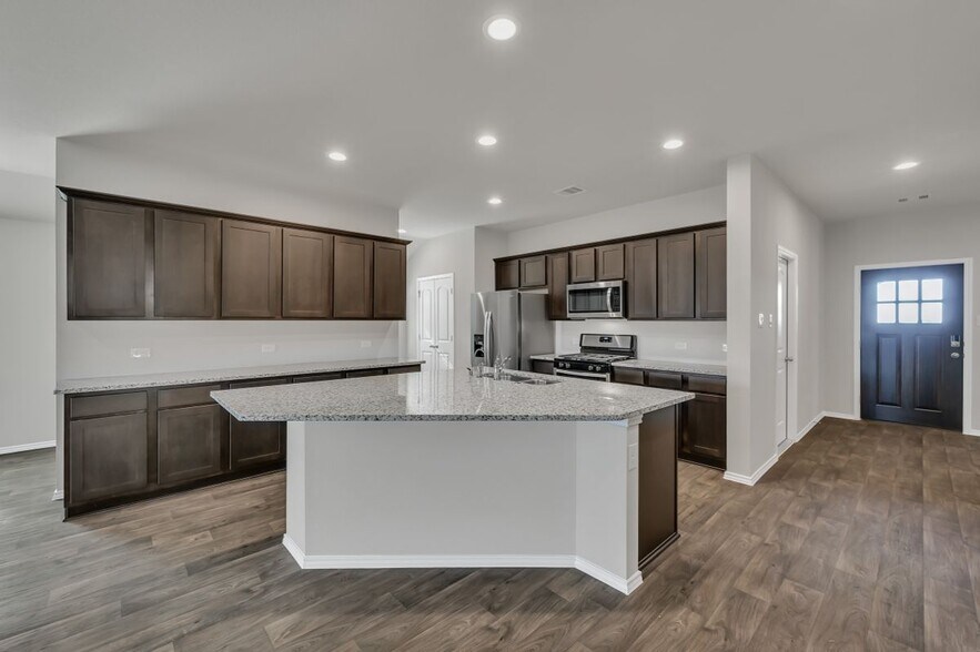 Building Photo - 6212 Hendricks Hbr Dr