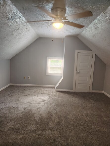 Building Photo - 1118 Wildwood Ave