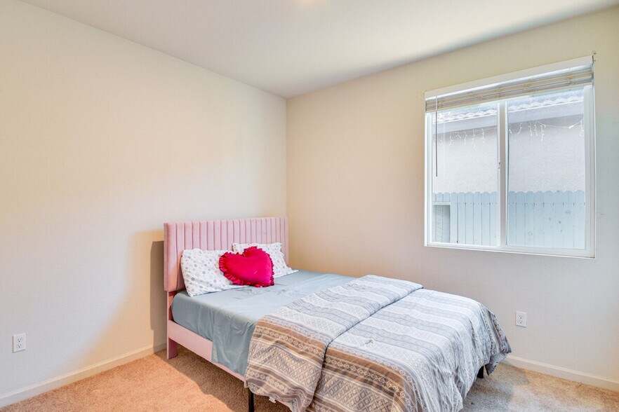 Building Photo - 1442 Copperfield Ave