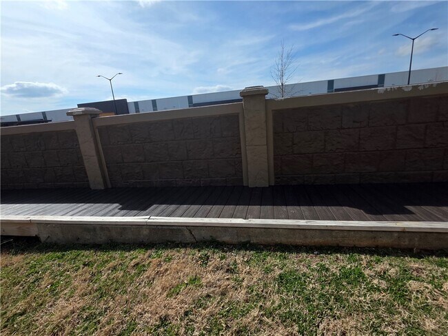 Building Photo - 2300 SE Jayel Terrace