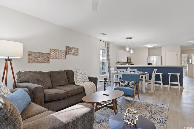 Building Photo - 1204 River Oaks Dr