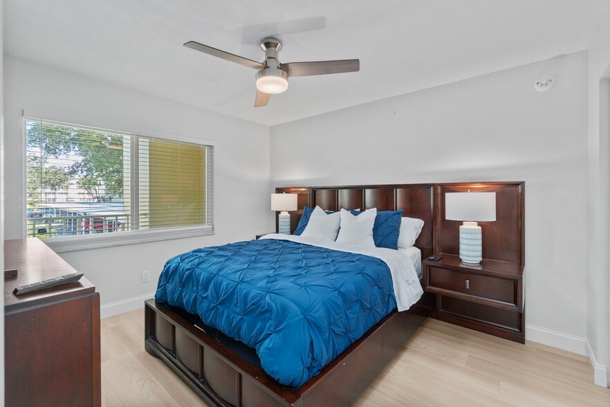 Building Photo - 433 Cerromar Ln