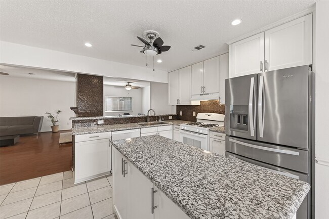 Building Photo - 1506 Apple Park Dr