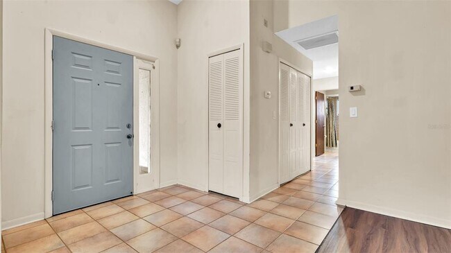 Building Photo - 6725 Islander Ln