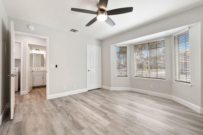 Building Photo - 39495 Regency Way