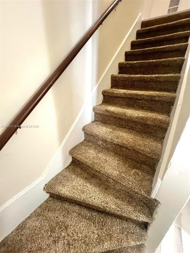 Building Photo - 7626 NE 6th Ct