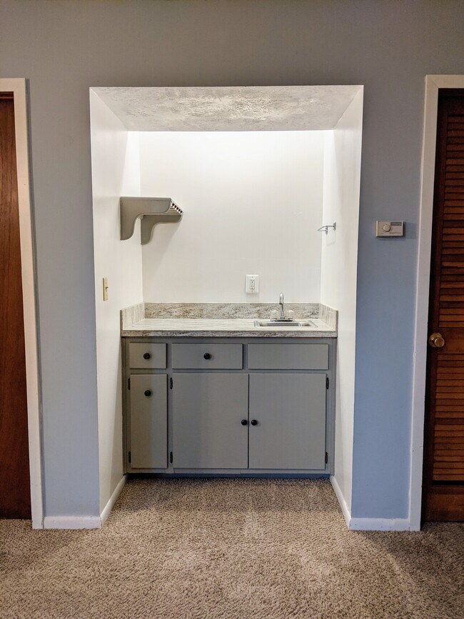 Building Photo - Glenbrook Homes (Irvington)