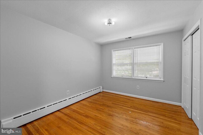 Building Photo - 3035 Hazelton St