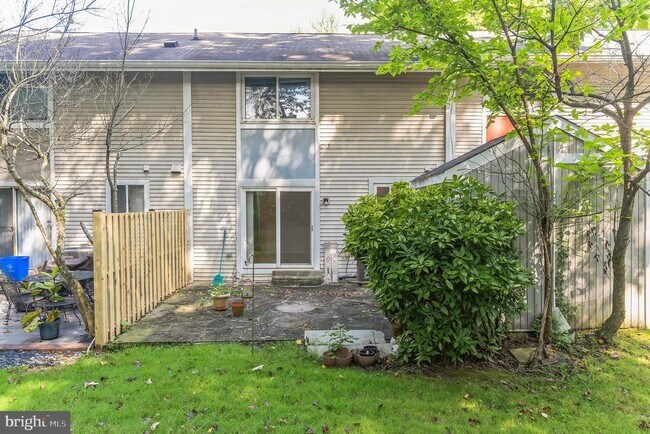Building Photo - 7866 Archbold Terrace
