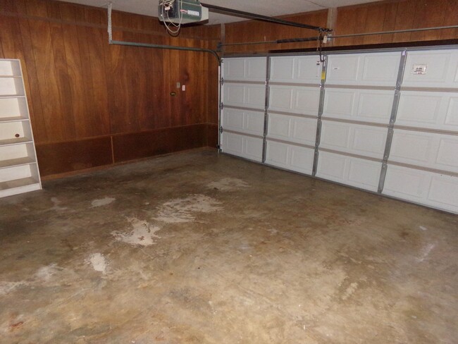 Building Photo - 11814 Ashwood Dr