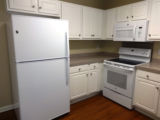 Building Photo - 1065 Cobblestone Blvd