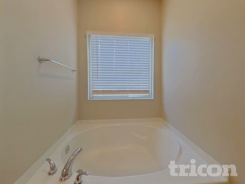 Building Photo - 216 Stone Creek Ct