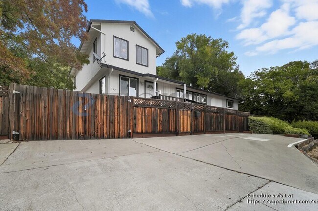 Building Photo - 1967 Solano Way