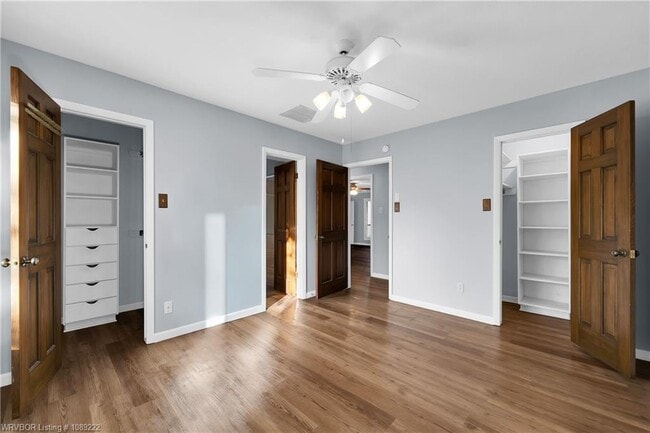 Building Photo - 2411 S 46th St