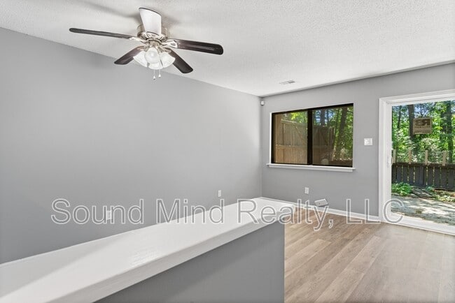Building Photo - 4249 Lake Ridge Dr