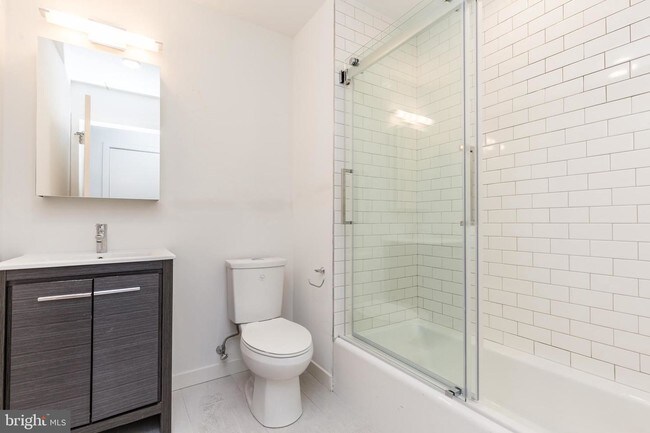 Building Photo - 2559 Amber St