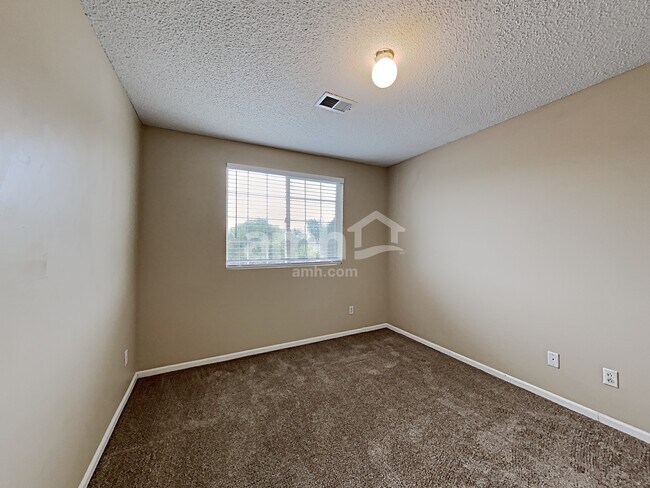 Building Photo - 9595 Canberra Dr