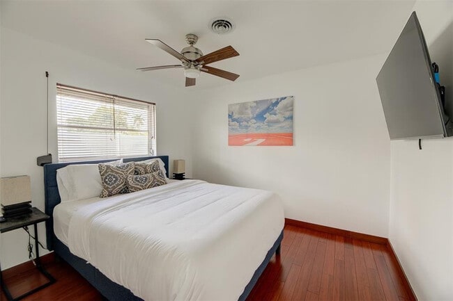 Building Photo - 1951 NW 33rd St