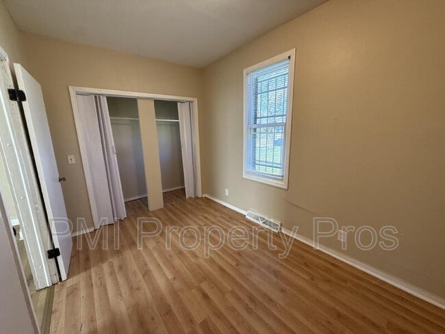 Building Photo - 2945 N 23rd St