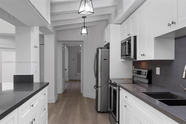 Building Photo - 5845 SW 88th St