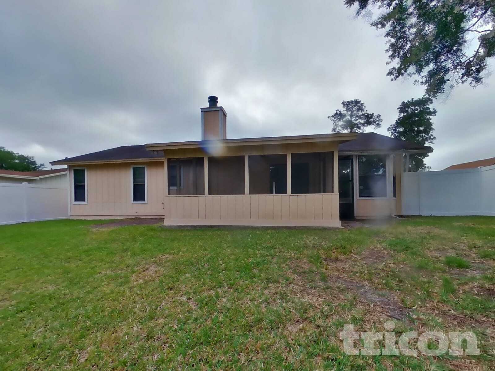 Building Photo - 10660 Squires Ct