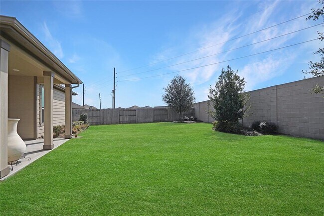Building Photo - 2210 Thunderbolt Peak Dr