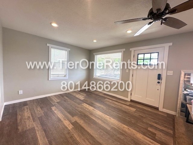 Building Photo - This property offers a NO DEPOSIT option available for qualified renters!