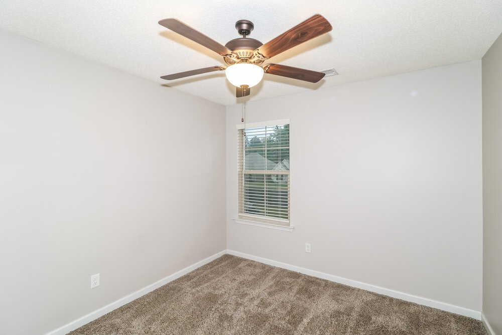 Building Photo - 9464 Cayuga Lp
