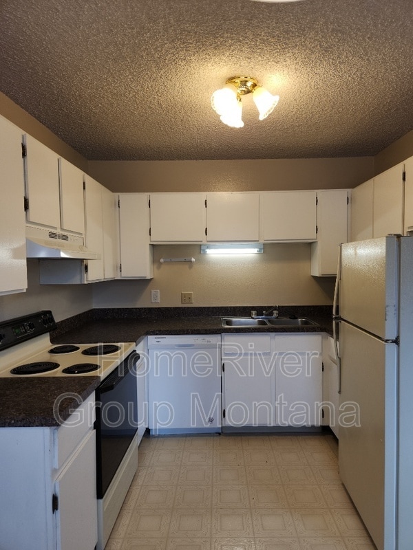 Building Photo - 913 Pattee Creek Dr