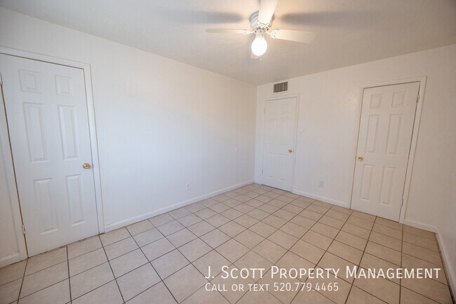 Building Photo - 6134 W Cavalier Dr