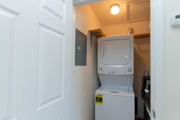 Laundry closet - 98402 Windward Ave