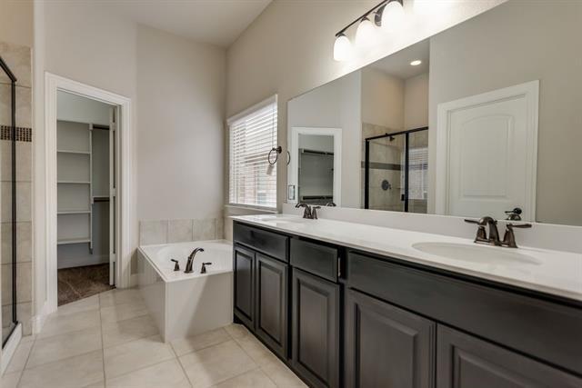 Building Photo - 15500 Cornwallis St