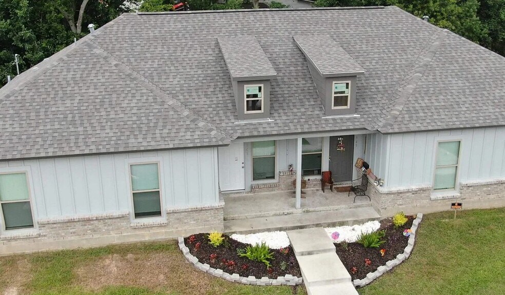 Primary Photo - 343 W Johnson St