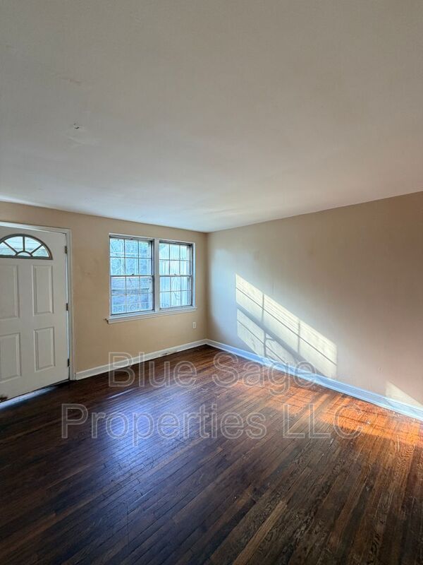 Building Photo - 6635 Church Ln