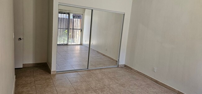 Building Photo - Remodeled 2bed 2 bath Ground level