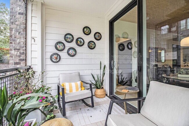 Building Photo - 395 Pratt Dr SE