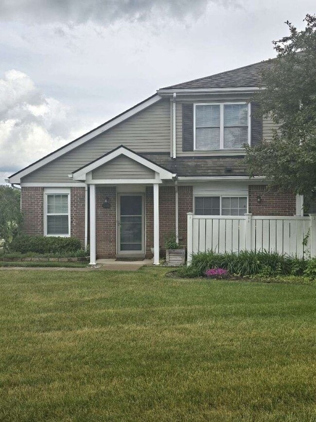 Building Photo - 3 BEDROOM 3 BATHROOM CONDO IN BELLEVILLE A...