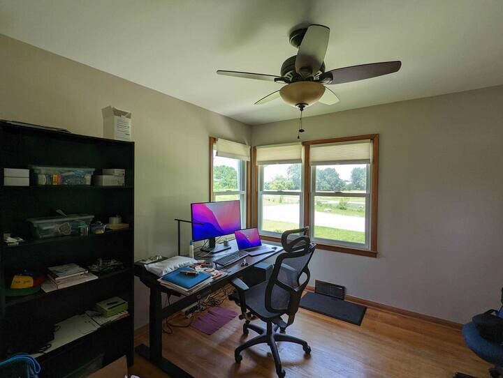 Building Photo - 3841 Ridgeway Ave