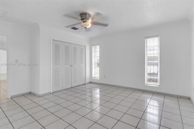 Building Photo - 1101 SW 17th Ave