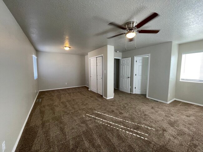 Building Photo - 10716 Habanero Way SE