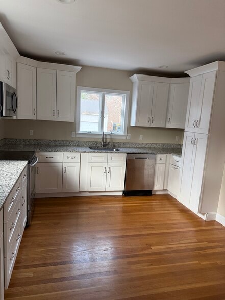 Building Photo - 17 Linden St