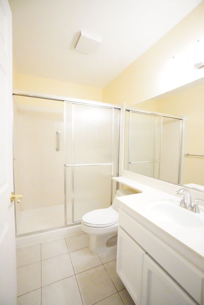 Building Photo - 2 Bedroom 2 Bathroom Condo in Citrus Heights